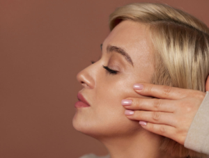 Fios de Sustentação: o que é e como funciona essa técnica de rejuvenescimento facial